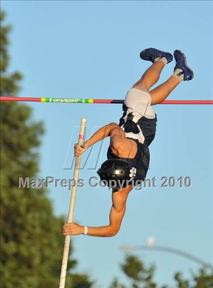 Thumbnail 3 in CIF State Championships (Prelims - Boys Pole Vault) photogallery.