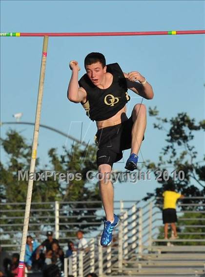 Thumbnail 2 in CIF State Championships (Prelims - Boys Pole Vault) photogallery.