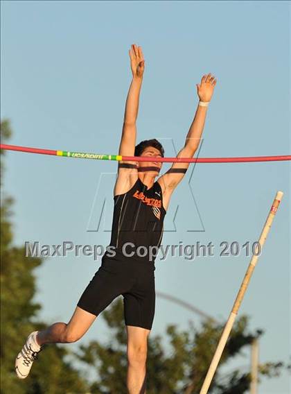 Thumbnail 3 in CIF State Championships (Prelims - Boys Pole Vault) photogallery.