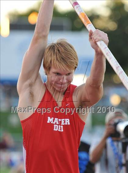 Thumbnail 3 in CIF State Championships (Prelims - Boys Pole Vault) photogallery.