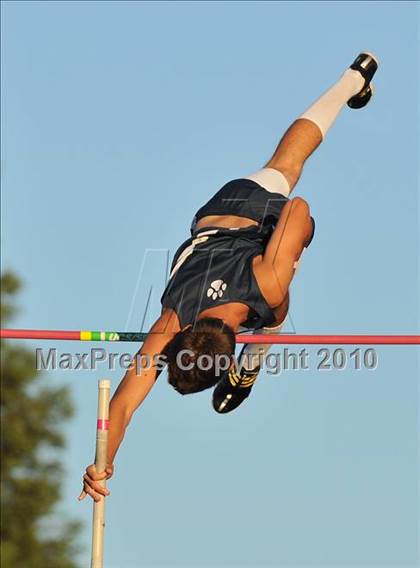 Thumbnail 1 in CIF State Championships (Prelims - Boys Pole Vault) photogallery.