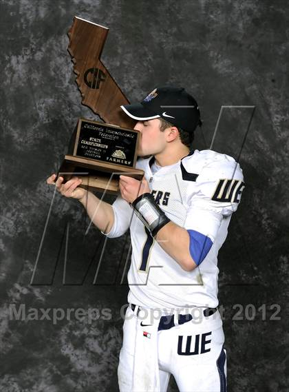 Thumbnail 2 in Central Catholic (CIF State D4 Final Awards) photogallery.