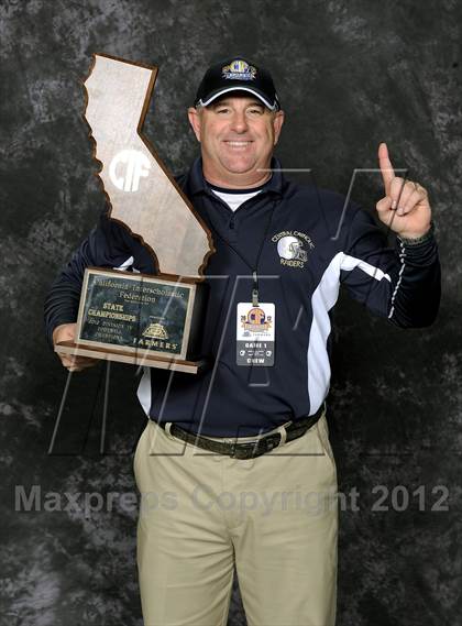 Thumbnail 2 in Central Catholic (CIF State D4 Final Awards) photogallery.