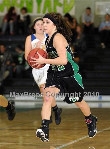 Thumbnail 2 in Dixon vs. Wood (Ram Jam Winter Classic) photogallery.