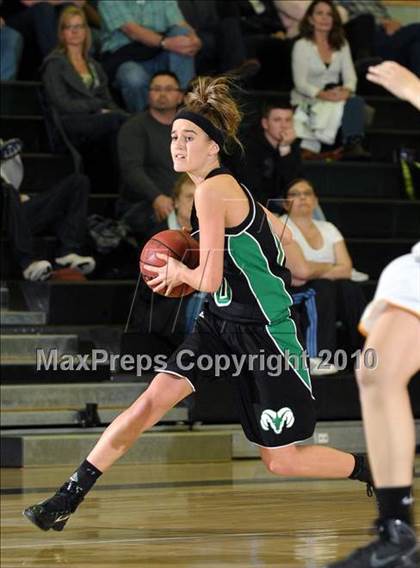 Thumbnail 1 in Dixon vs. Wood (Ram Jam Winter Classic) photogallery.