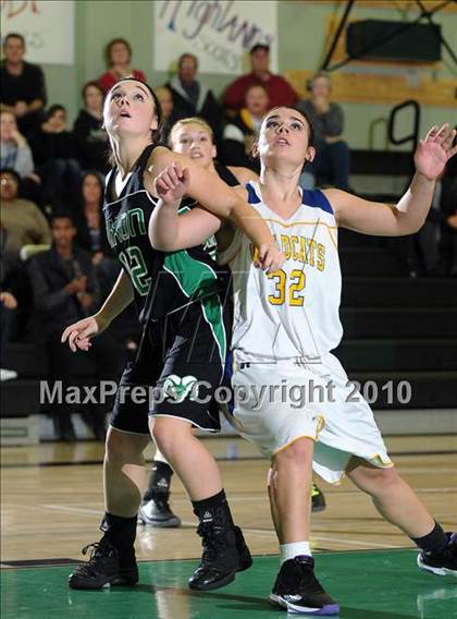 Thumbnail 3 in Dixon vs. Wood (Ram Jam Winter Classic) photogallery.