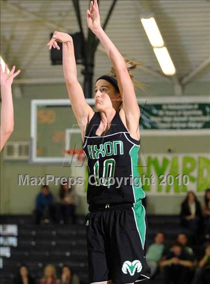 Thumbnail 1 in Dixon vs. Wood (Ram Jam Winter Classic) photogallery.