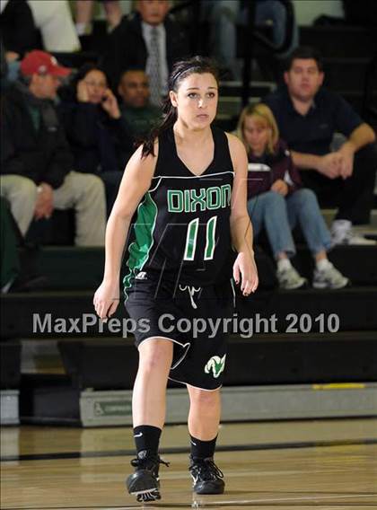 Thumbnail 1 in Dixon vs. Wood (Ram Jam Winter Classic) photogallery.