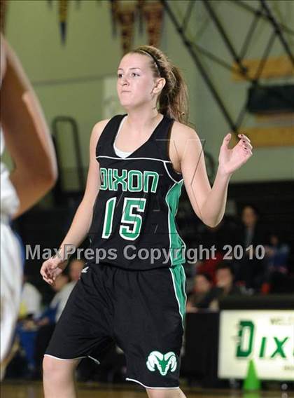 Thumbnail 3 in Dixon vs. Wood (Ram Jam Winter Classic) photogallery.