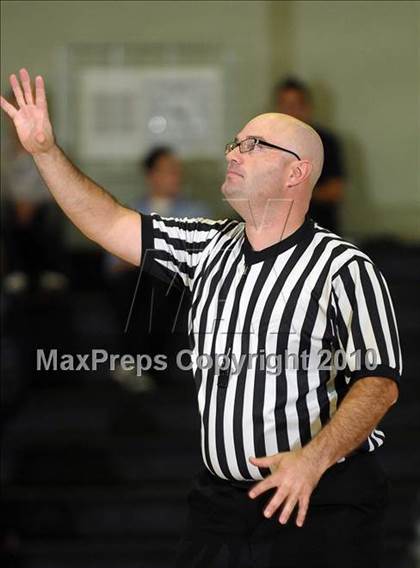 Thumbnail 3 in Dixon vs. Wood (Ram Jam Winter Classic) photogallery.