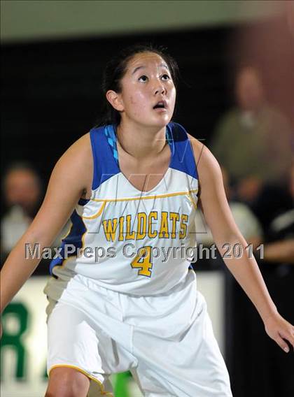 Thumbnail 2 in Dixon vs. Wood (Ram Jam Winter Classic) photogallery.