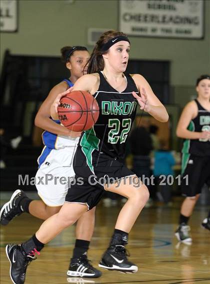 Thumbnail 1 in Dixon vs. Wood (Ram Jam Winter Classic) photogallery.