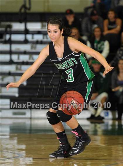 Thumbnail 2 in Dixon vs. Wood (Ram Jam Winter Classic) photogallery.