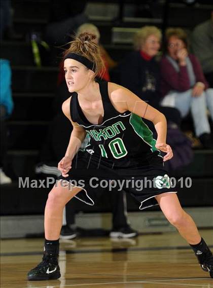Thumbnail 2 in Dixon vs. Wood (Ram Jam Winter Classic) photogallery.