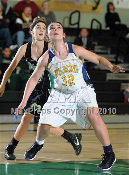 Thumbnail 1 in Dixon vs. Wood (Ram Jam Winter Classic) photogallery.