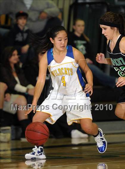 Thumbnail 2 in Dixon vs. Wood (Ram Jam Winter Classic) photogallery.