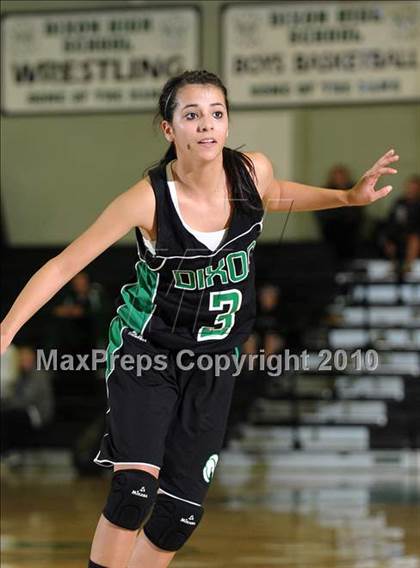 Thumbnail 1 in Dixon vs. Wood (Ram Jam Winter Classic) photogallery.