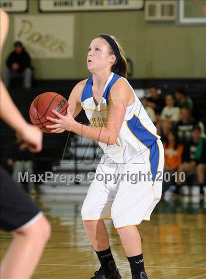 Thumbnail 2 in Dixon vs. Wood (Ram Jam Winter Classic) photogallery.
