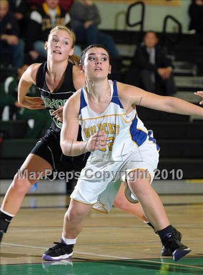 Thumbnail 1 in Dixon vs. Wood (Ram Jam Winter Classic) photogallery.