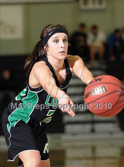 Thumbnail 3 in Dixon vs. Wood (Ram Jam Winter Classic) photogallery.