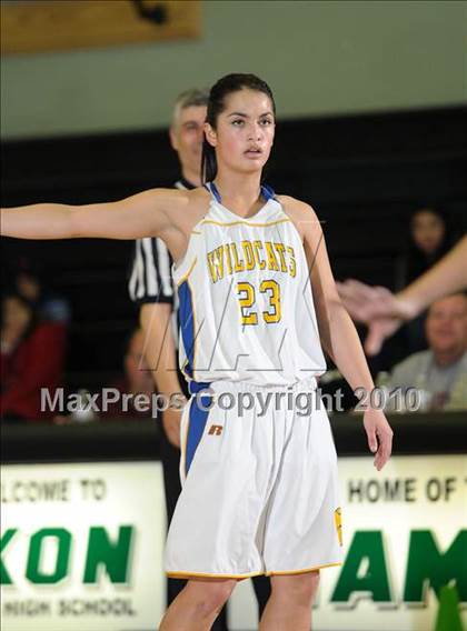 Thumbnail 1 in Dixon vs. Wood (Ram Jam Winter Classic) photogallery.