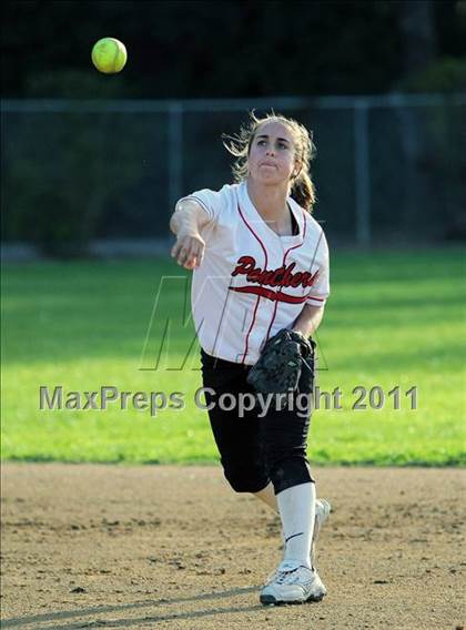 Thumbnail 3 in Archbishop Mitty @ Burlingame photogallery.