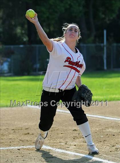 Thumbnail 3 in Archbishop Mitty @ Burlingame photogallery.