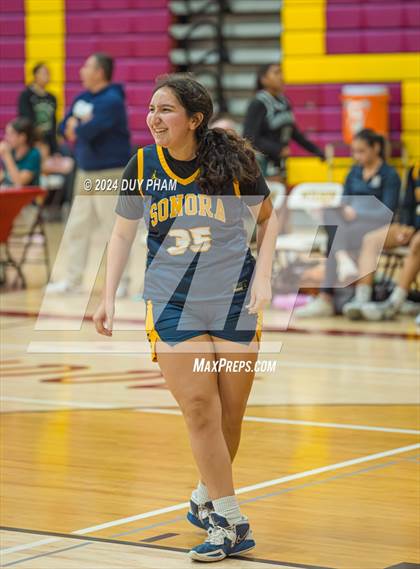 Thumbnail 1 in Sonora vs. Sierra Vista photogallery.