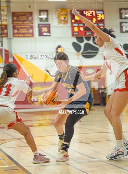 Thumbnail 2 in Sonora vs. Sierra Vista photogallery.