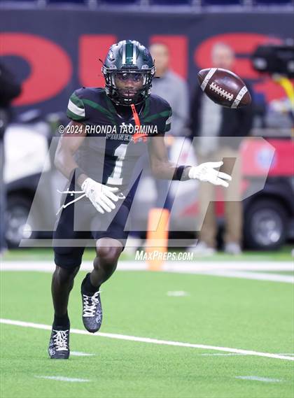 Thumbnail 2 in Iowa Colony vs. Randle (UIL 5A D2 Football Region III Quarterfinal) photogallery.