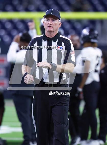 Thumbnail 3 in Iowa Colony vs. Randle (UIL 5A D2 Football Region III Quarterfinal) photogallery.
