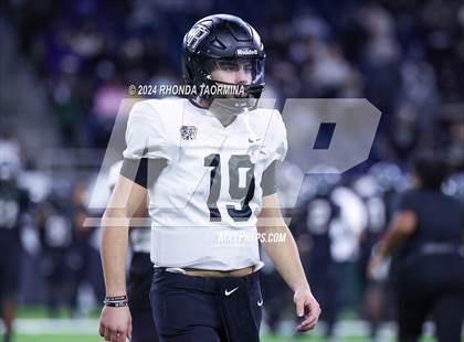 Thumbnail 1 in Iowa Colony vs. Randle (UIL 5A D2 Football Region III Quarterfinal) photogallery.