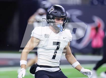Thumbnail 2 in Iowa Colony vs. Randle (UIL 5A D2 Football Region III Quarterfinal) photogallery.