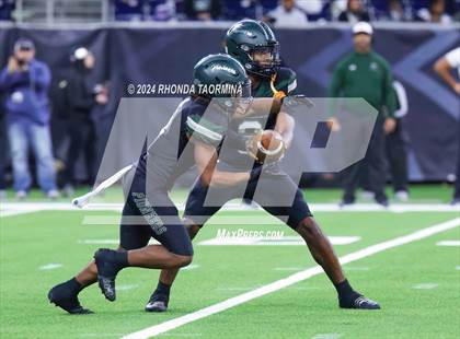 Thumbnail 1 in Iowa Colony vs. Randle (UIL 5A D2 Football Region III Quarterfinal) photogallery.