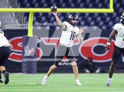 Thumbnail 3 in Iowa Colony vs. Randle (UIL 5A D2 Football Region III Quarterfinal) photogallery.
