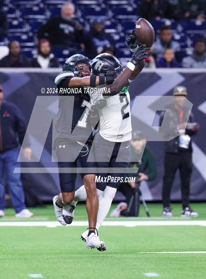 Thumbnail 1 in Iowa Colony vs. Randle (UIL 5A D2 Football Region III Quarterfinal) photogallery.