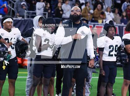 Thumbnail 3 in Iowa Colony vs. Randle (UIL 5A D2 Football Region III Quarterfinal) photogallery.
