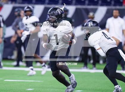 Thumbnail 2 in Iowa Colony vs. Randle (UIL 5A D2 Football Region III Quarterfinal) photogallery.