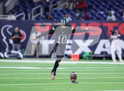 Thumbnail 2 in Iowa Colony vs. Randle (UIL 5A D2 Football Region III Quarterfinal) photogallery.