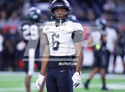 Thumbnail 2 in Iowa Colony vs. Randle (UIL 5A D2 Football Region III Quarterfinal) photogallery.