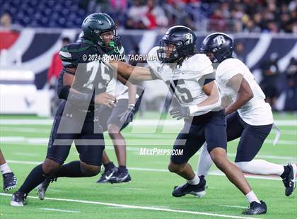 Thumbnail 1 in Iowa Colony vs. Randle (UIL 5A D2 Football Region III Quarterfinal) photogallery.
