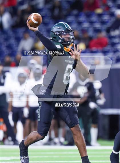 Thumbnail 2 in Iowa Colony vs. Randle (UIL 5A D2 Football Region III Quarterfinal) photogallery.