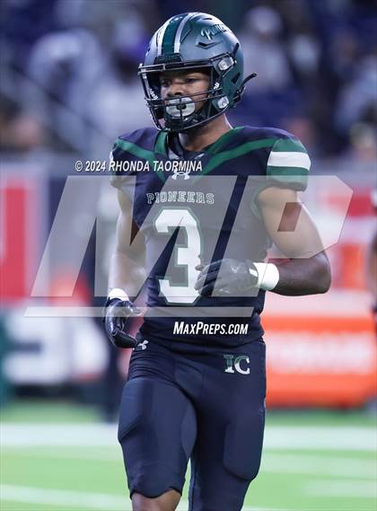 Thumbnail 3 in Iowa Colony vs. Randle (UIL 5A D2 Football Region III Quarterfinal) photogallery.