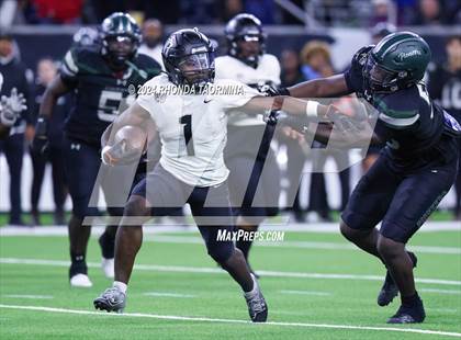 Thumbnail 2 in Iowa Colony vs. Randle (UIL 5A D2 Football Region III Quarterfinal) photogallery.