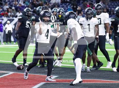 Thumbnail 3 in Iowa Colony vs. Randle (UIL 5A D2 Football Region III Quarterfinal) photogallery.