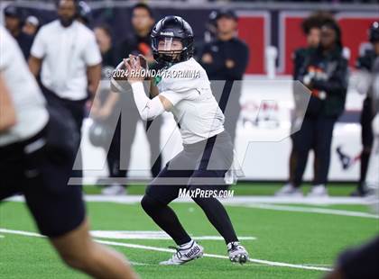 Thumbnail 1 in Iowa Colony vs. Randle (UIL 5A D2 Football Region III Quarterfinal) photogallery.