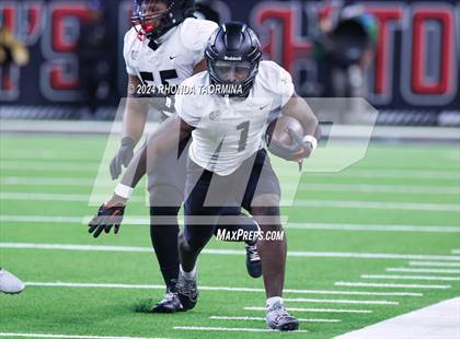 Thumbnail 3 in Iowa Colony vs. Randle (UIL 5A D2 Football Region III Quarterfinal) photogallery.