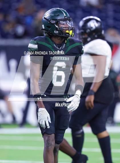 Thumbnail 2 in Iowa Colony vs. Randle (UIL 5A D2 Football Region III Quarterfinal) photogallery.