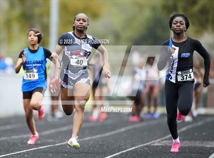 Thumbnail 2 in Lewis James Invitational (100m) photogallery.