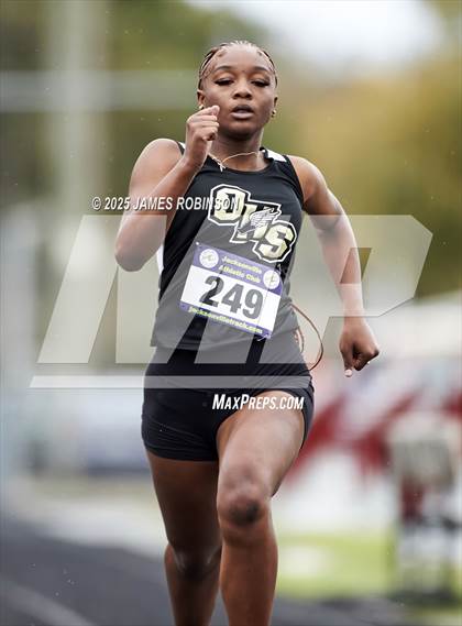 Thumbnail 3 in Lewis James Invitational (100m) photogallery.
